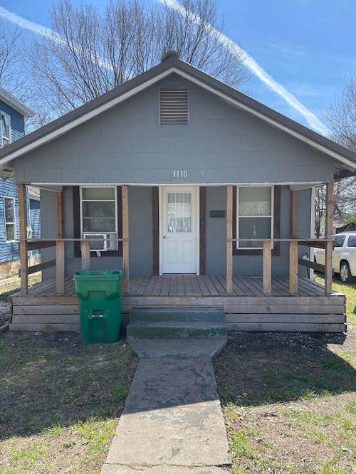 1110 W Division St, Springfield, MO, 65803-1712 | Card Image