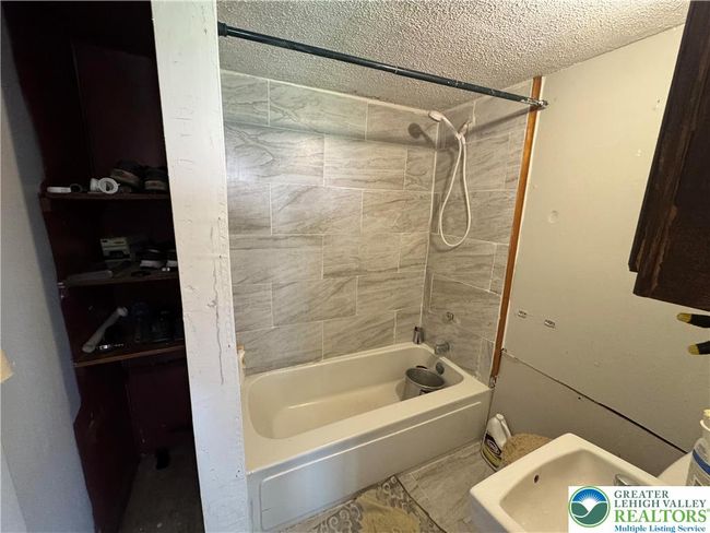 226 E Snyder Ave, Townhouse with 2 bedrooms, 1 bathrooms and null parking in Lansford PA | Image 12