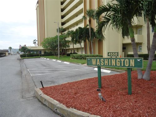 605-4550 Cove Cir, ST PETERSBURG, FL, 33708-2846 | Card Image