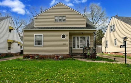 17812 Dalewood Ave, Maple Heights, OH, 44137-3509 | Card Image