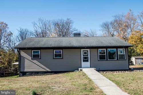 113 Wood Ln, READING, PA, 19606-2446 | Card Image