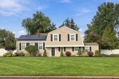 13 Nottingham Way, Hillsborough, NJ, 08844-4218 | Card Image