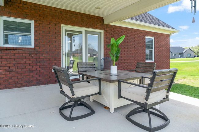 240 Brennan Ct, House other with 3 bedrooms, 2 bathrooms and null parking in Shepherdsville KY | Image 8