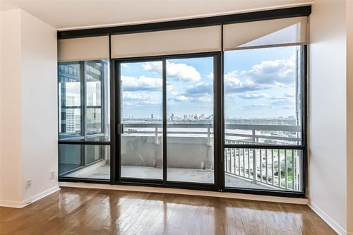 unit-15n-14 Greenway Plz, Houston, TX, 77046-1423 | Card Image