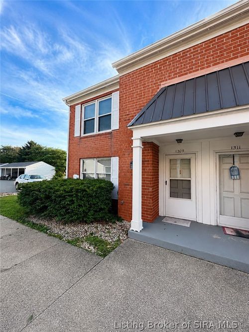 1309 Jackson Park Pl, Seymour, IN, 47274-2633 | Card Image