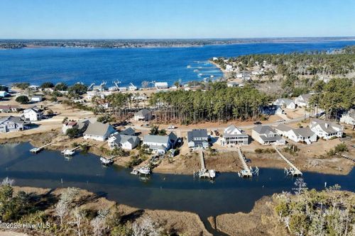 120 Lowery Ln, Swansboro, NC, 28584-7542 | Card Image