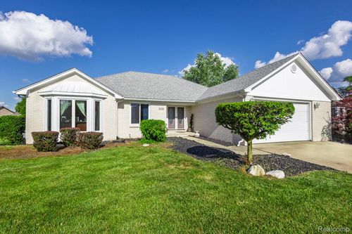 52448 Cedar Mill Dr, Macomb, MI, 48042-5662 | Card Image