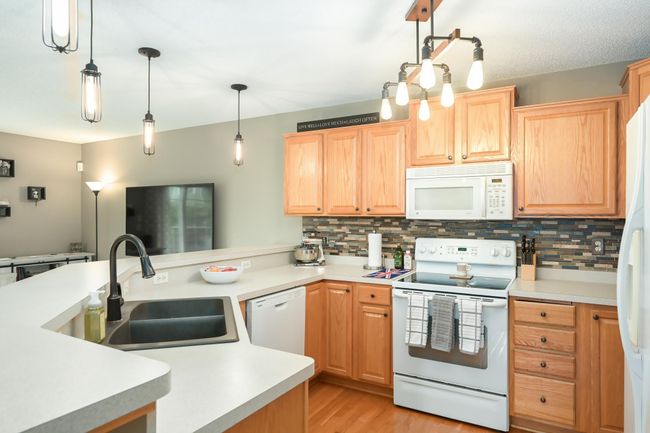 Kitchen | Image 12