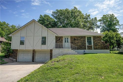 1108 Sw 21st St, Blue Springs, MO, 64015-4726 | Card Image