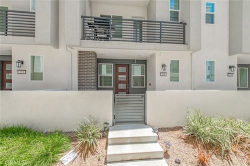 233 Sash, Irvine, CA, 92618-1463 | Card Image