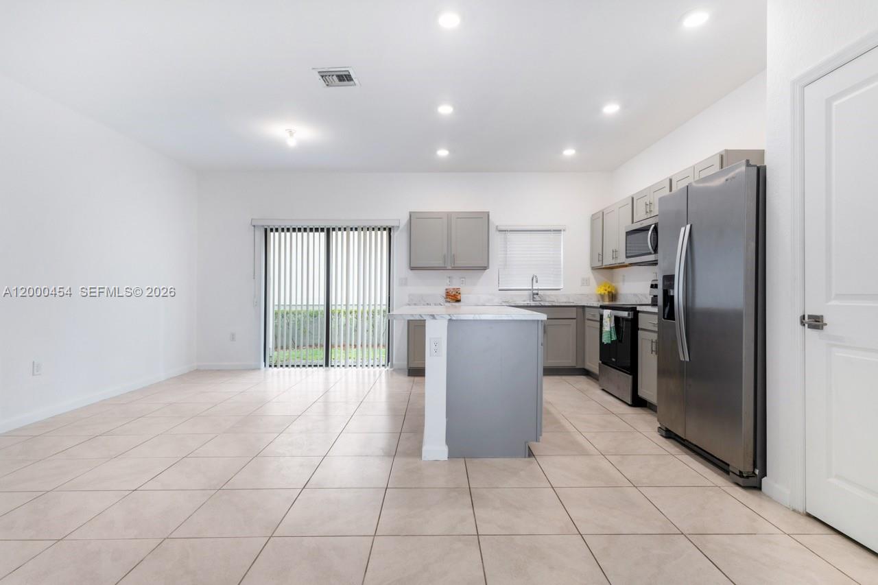 Residential in Florida City 4