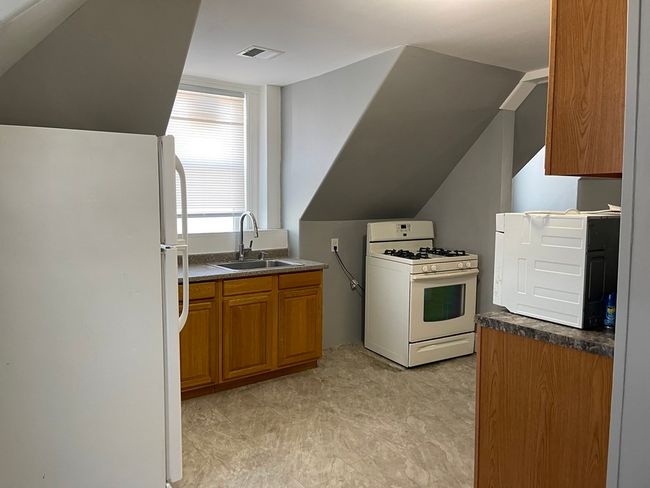 3 - 117 Merrifield St, Condo with 2 bedrooms, 1 bathrooms and null parking in Worcester MA | Image 4