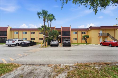 2b-2974 Nw 55th Ave, Lauderhill, FL, 33313-1447 | Card Image