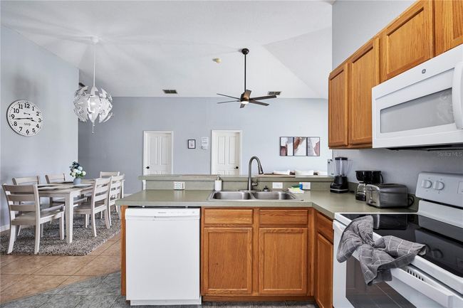 325 Reserve Dr, House other with 5 bedrooms, 3 bathrooms and null parking in Davenport FL | Image 15