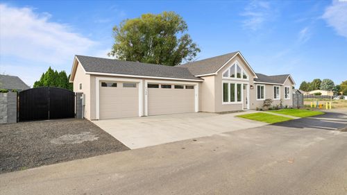 1304 Road 42, Pasco, WA, 99301-2755 | Card Image