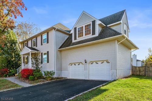 1 Simonson Ln, Hillsborough, NJ, 08844-5250 | Card Image