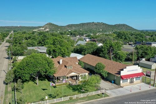 105 N 11th St, Junction, TX, 76849-4636 | Card Image