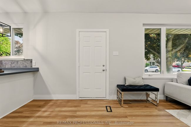 18 Weber Dr, House other with 3 bedrooms, 2 bathrooms and 3 parking in Georgetown ON | Image 7