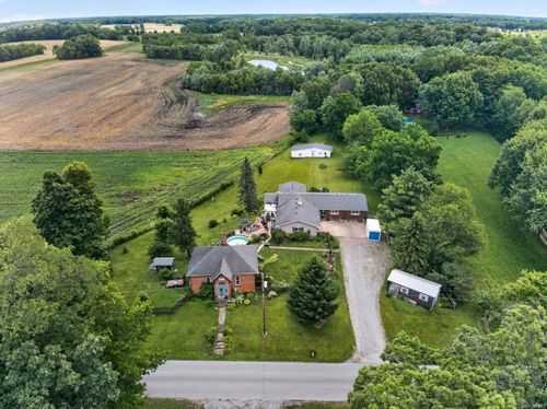 17902 Wappes Rd, Churubusco, IN, 46723-9242 | Card Image