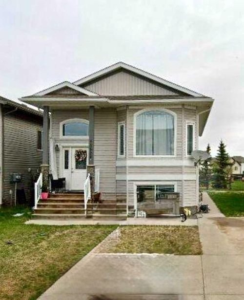 11520 75 Ave, Grande Prairie, AB, T8W0J4 | Card Image