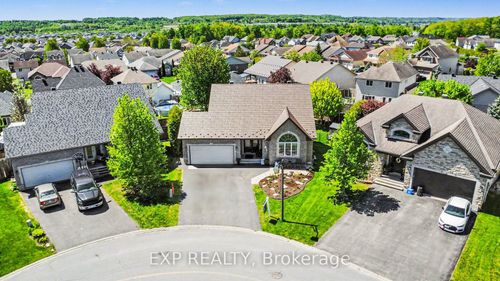 217 Jasper Cres, Rockland, ON, K4K0A3 | Card Image