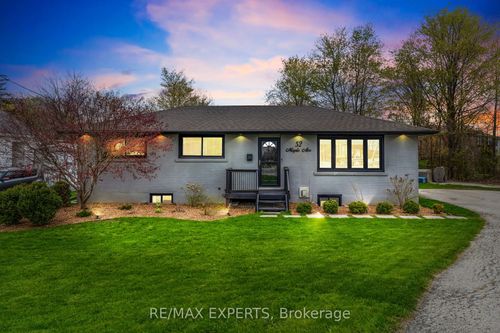 52 Maple Ave, Georgetown, ON, L7G1X7 | Card Image