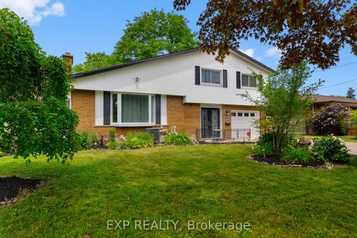 6937 Waterloo Dr, Niagara Falls, ON, L2J1E3 | Card Image