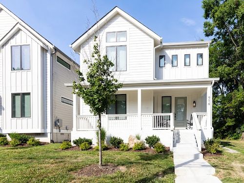 916 11th Ave N, Nashville, TN, 37208-3110 | Card Image
