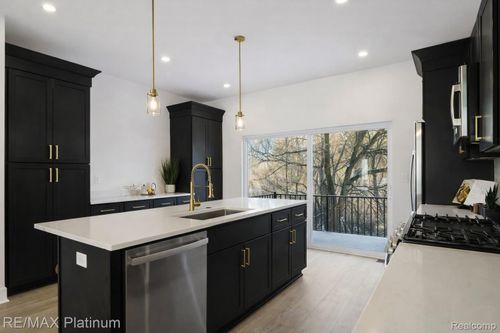 1656 Pinecroft Ln, Howell, MI, 48855-7802 | Card Image