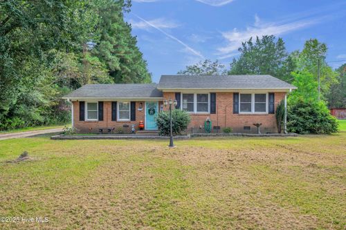 2115 Penderlea Hwy, Burgaw, NC, 28425-4043 | Card Image