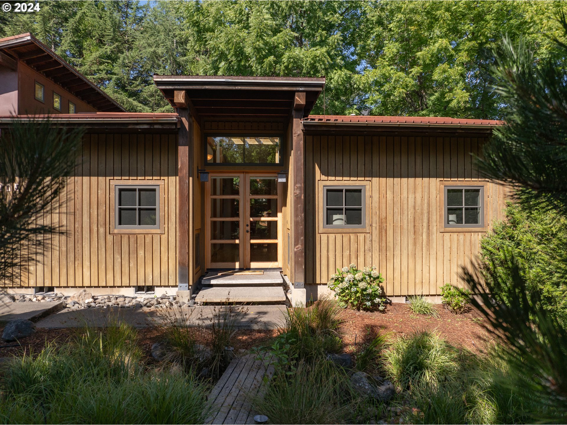 Nina Ln, Hood River, OR 97031