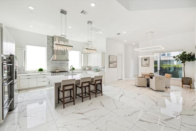 Open, airy and bright.. | Image 17