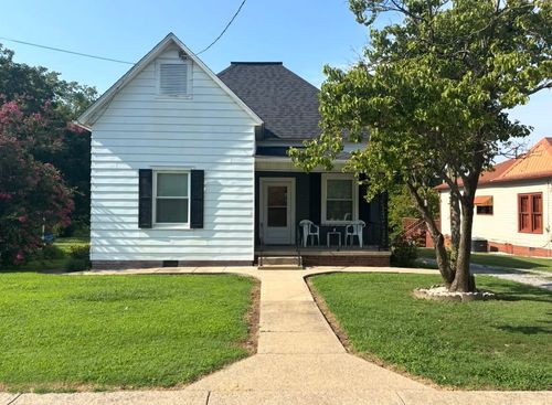 410 E Locust St, Harrisburg, IL, 62946-1509 | Card Image