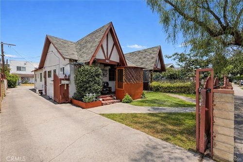 943 W 65th St, Los Angeles, CA, 90044-5307 | Card Image
