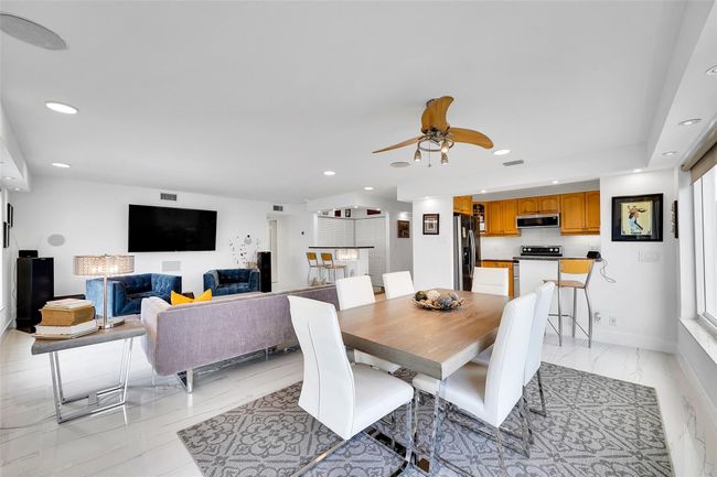 APT-401D - 2860 Ne 14 Th Street Cswy, Condo with 2 bedrooms, 2 bathrooms and null parking in Pompano Beach FL | Image 11