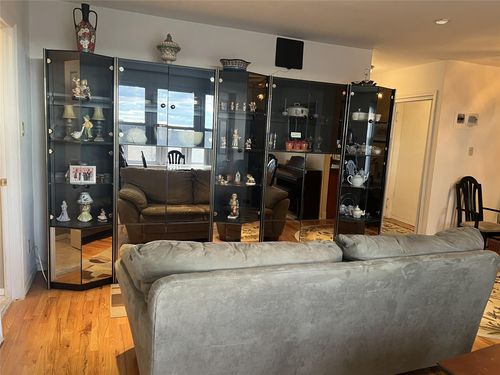 apt-6g-44 Douglaston Pkwy, Little Neck, NY, 11363-1823 | Card Image