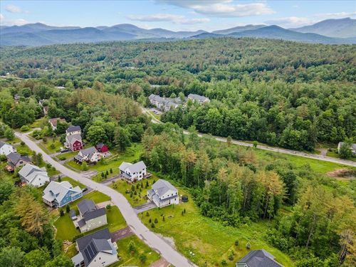 27-539 Thomas Ln, Stowe, VT, 05672-5438 | Card Image
