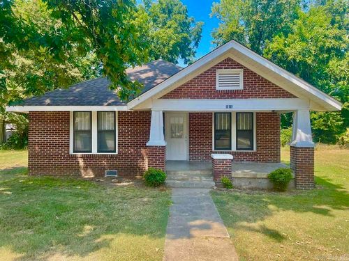 1616 Independence Ave, Conway, AR, 72034-3946 | Card Image