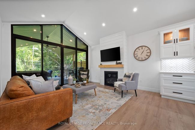 48 Deerview Dr, House other with 3 bedrooms, 3 bathrooms and 4 parking in Quinte West ON | Image 12