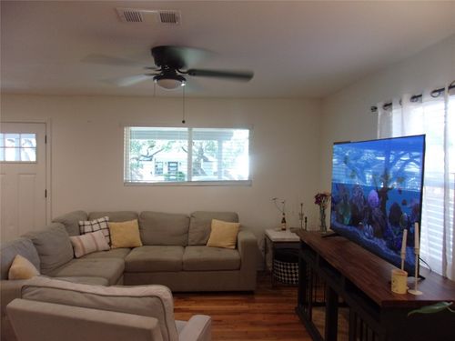 905 W Live Oak St, Austin, TX, 78704-5034 | Card Image