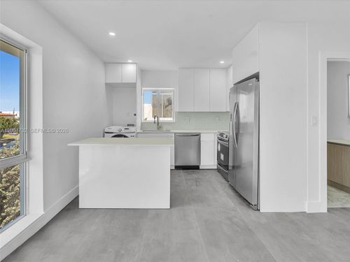 206-11900 N Bayshore Dr, North Miami, FL, 33181-2927 | Card Image