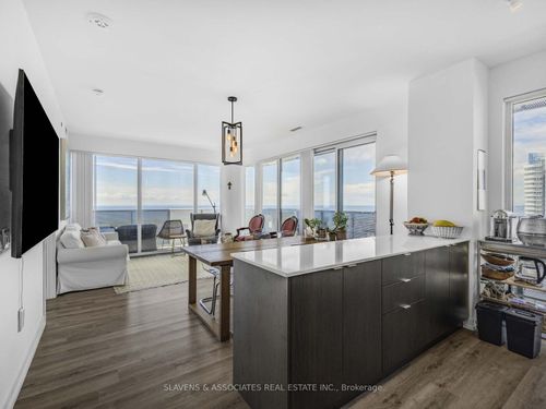 6609-138 Downes St, Toronto, ON, M5E0E4 | Card Image