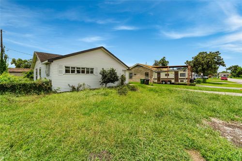 209 Hyta St, Houston, TX, 77018-5635 | Card Image