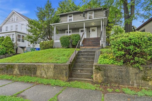 41 Irwin Ave, Middletown, NY, 10940-3227 | Card Image
