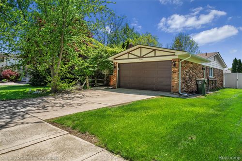 44267 Brandywyne Rd, Canton, MI, 48187-2105 | Card Image