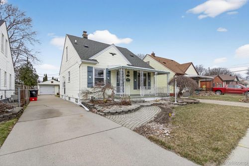 29901 Kelly Rd, Roseville, MI, 48066-2131 | Card Image