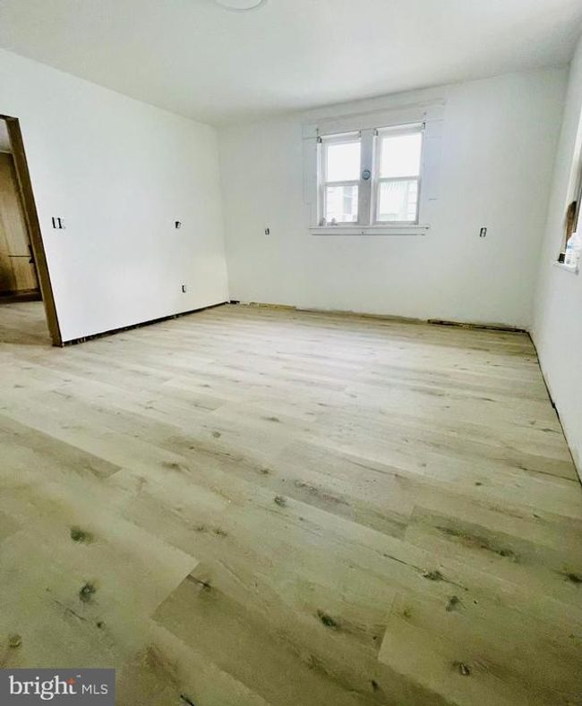 21 N Chestnut St, Home with 4 bedrooms, 2 bathrooms and null parking in Mount Carmel PA | Image 13
