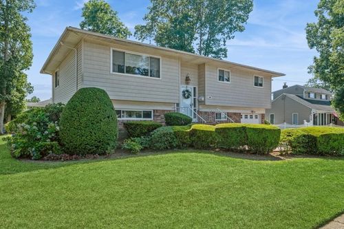 180 Cypress St, Massapequa Park, NY, 11762-1746 | Card Image