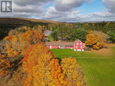 2639 Cabot Trail, House other with 4 bedrooms, 2 bathrooms and null parking in Baddeck NS | Image 2