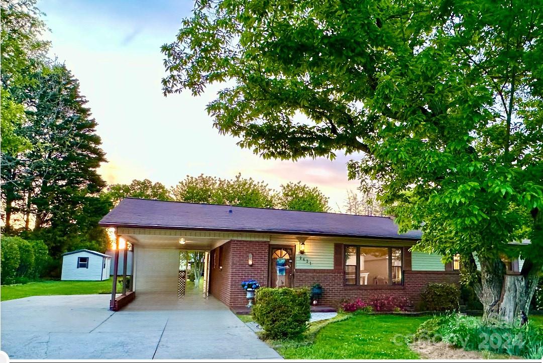 14th St, Hickory, NC 28601